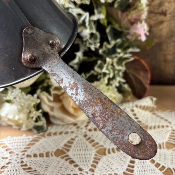 Vintage Estate c 1920's NESCO 5 in 1 Strainer Funnel Measure Dipper Measuring Fu - Picture 4 of 11